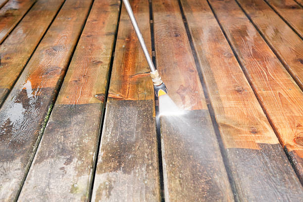 Best Deck Cleaning Services  in Bakersfield Country Clu, CA